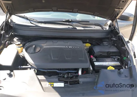 2017 Jeep Cherokee Latitude 4X4 from USA, damaged, VIN 1C4PJMCS2HW579551